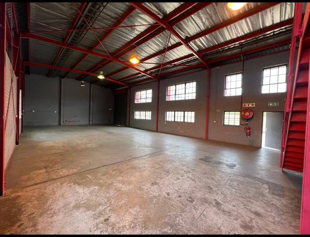 282M² WAREHOUSE TO LET IN STRIJDOMPARK